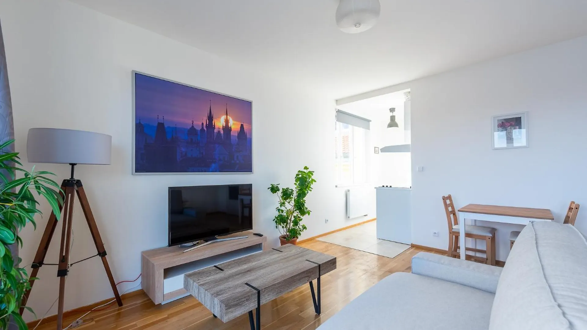 Sunny Safron Apartment Praha 0*,