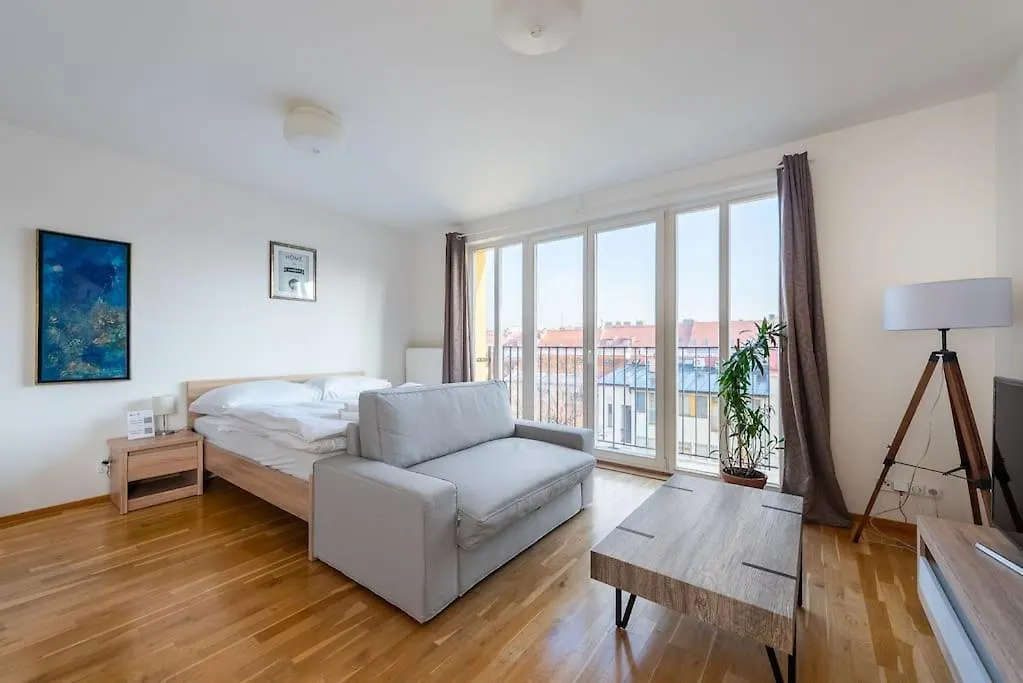 Sunny Safron Apartment Prague 0*,