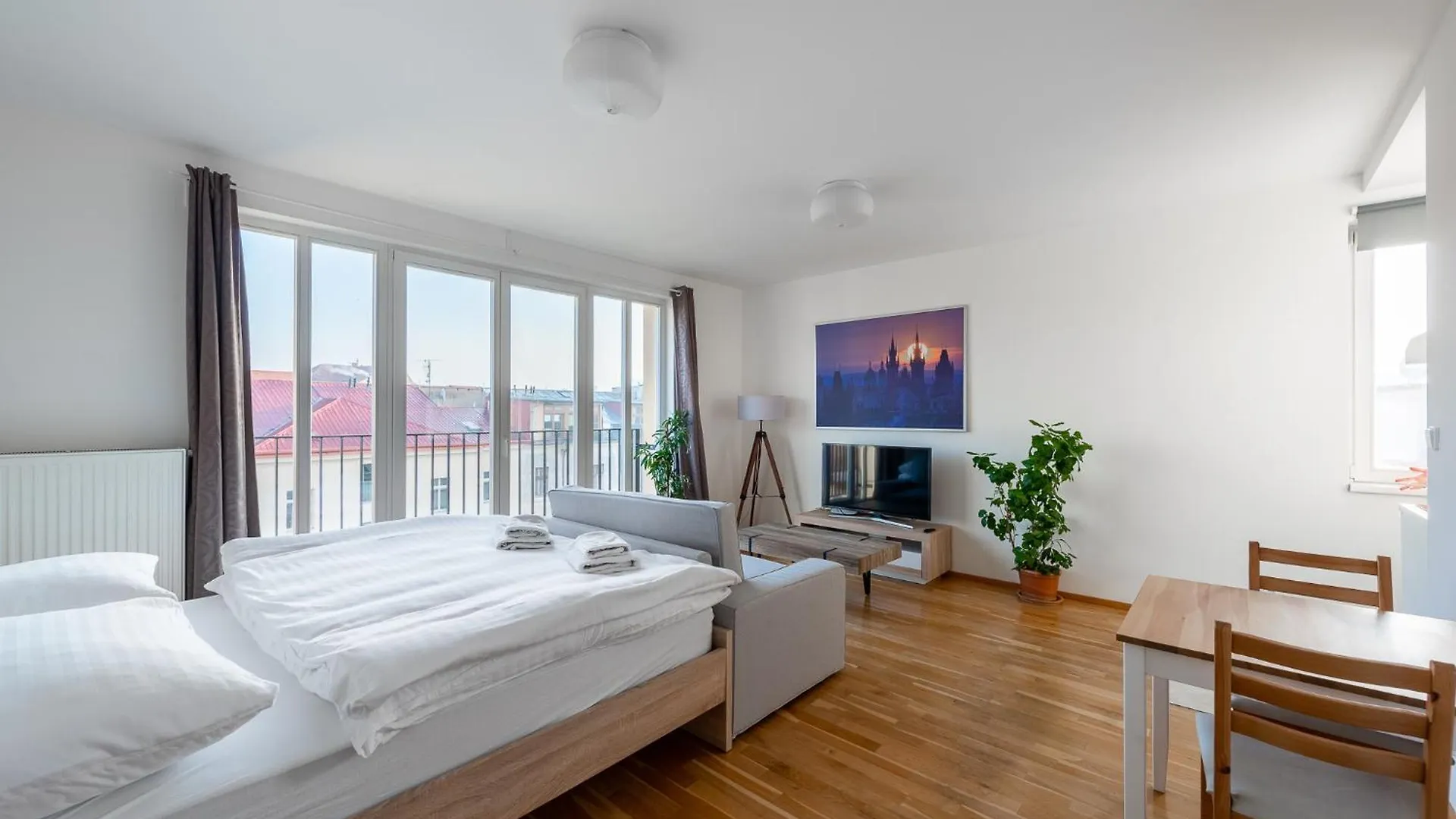 Sunny Safron Apartment Prague 0*,