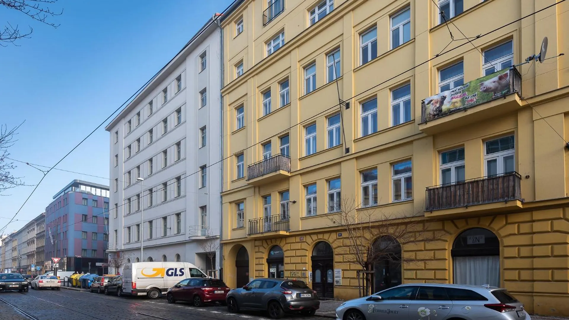 Sunny Safron Apartment Prague Czech Republic