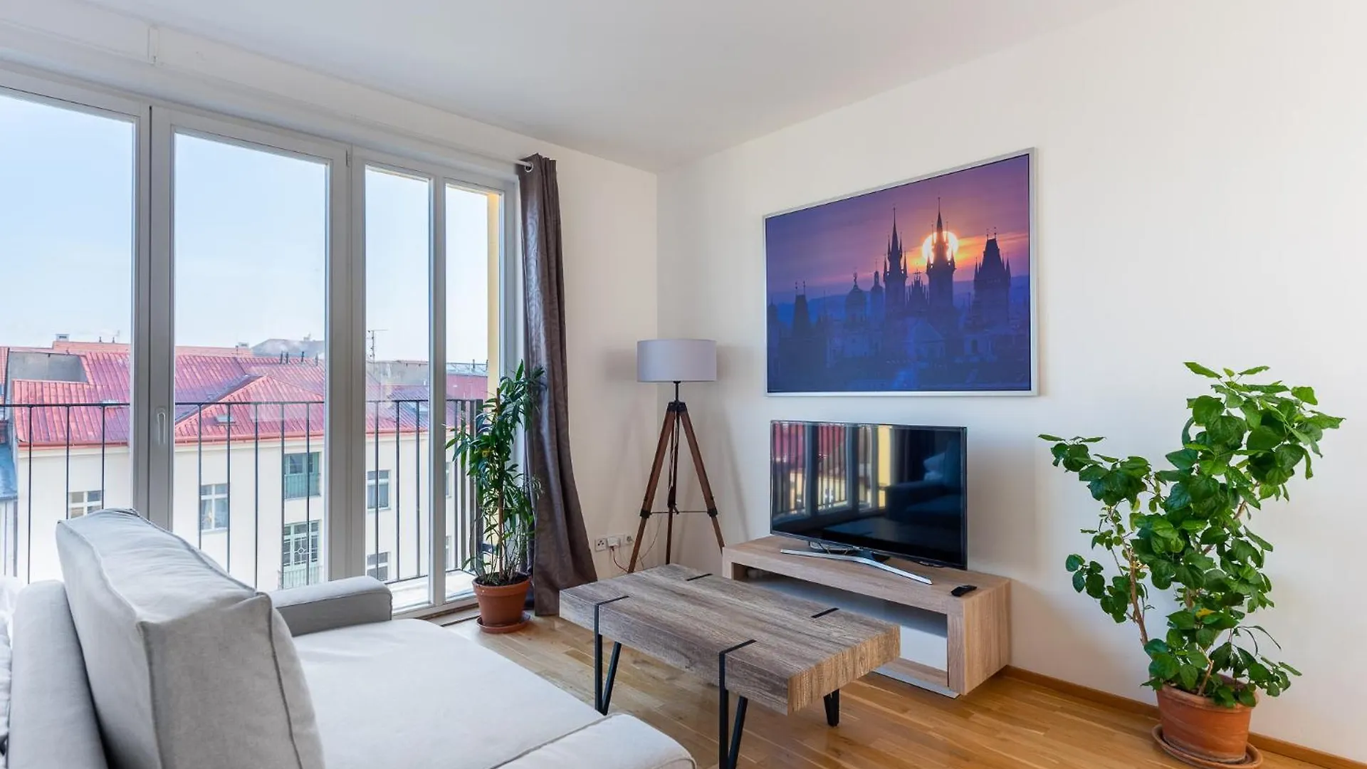 Sunny Safron Apartment Prague